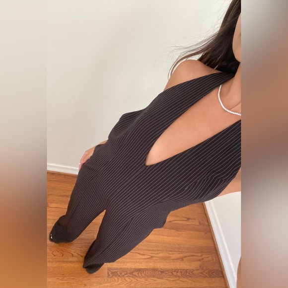 Halter Neck Jumpsuit - Picture 7 of 9